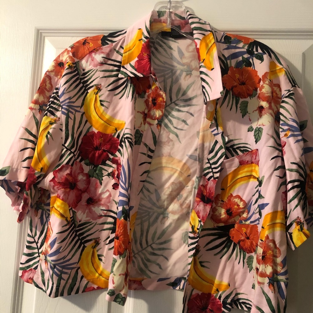 Cropped Button Down Hawaiian Shirt 🌺 🍌